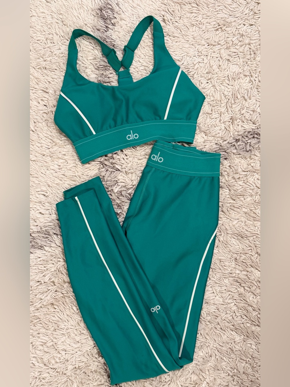 Alo Yoga Airlift Suit Up Bra & Legging Set Spruce Green White- Size S
